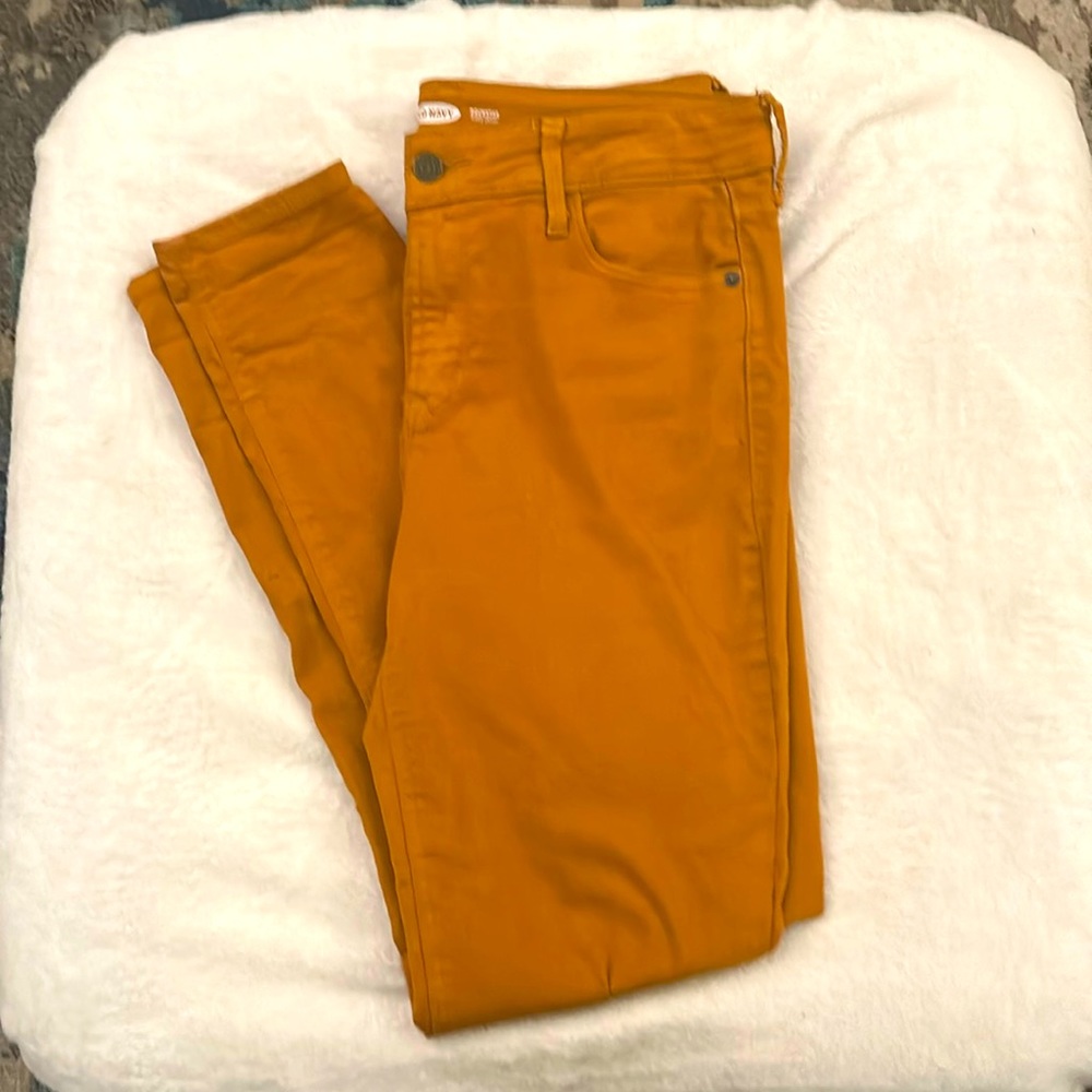 Mustard yellow skinny jeans